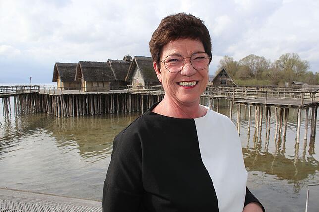 Christina Fröhlich arbeitet seit 2011 im Pfahlbaumuseum Unteruhldingen und ist unter anderem für das Besuchermanagement und die ...
