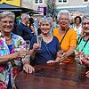 Unser Bild zeigt von links Brunhilde Sulzmann, Gisela Engel, Waltraud Gehinger, Emmy Brüner und Rosi Staller beim Auftritt von Eugenia ...