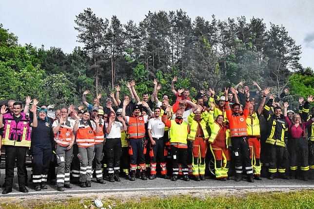 Bild 1: Bilder der Abschlussübung einer Blaulichtorganisationenübergreifenden Fortbildung