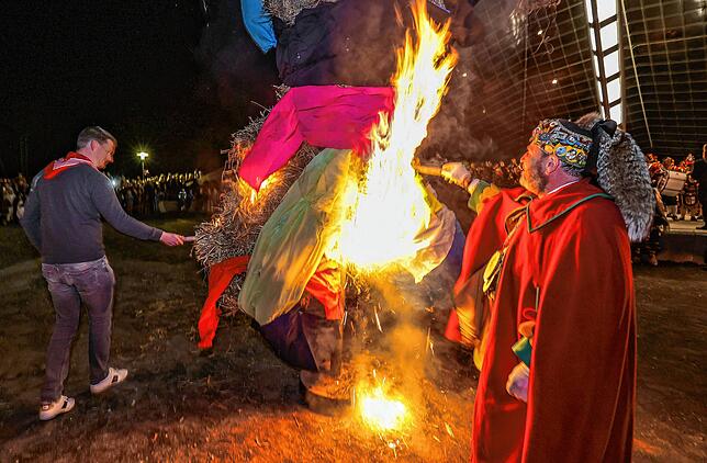 Bild 12: Bilder von der Fasnachtsverbrennung in Radolfzell
