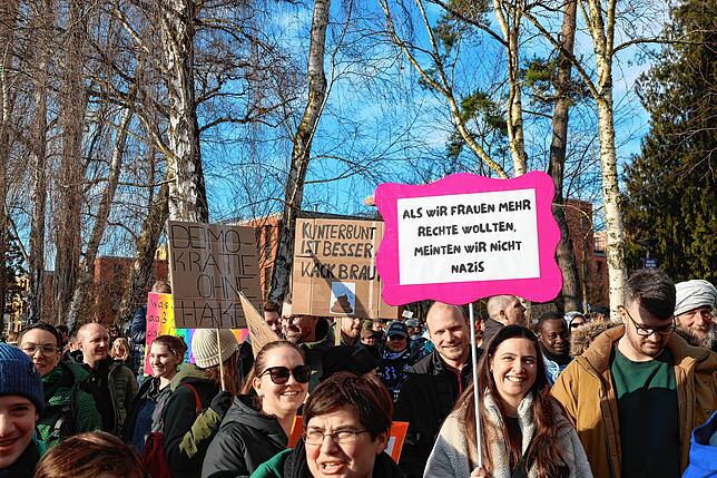 Bild 9: Demo vom Herosé-Park bis zum Stadtgarten: Konstanz geht auf die Straße – wir haben die Bilder!