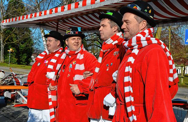 Kernmannschat der Markdorfer Fasnet: vier der ewigjungen Jung-Vermesser.