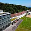 Studieren in idyllischer Lage direkt am Bodenseeufer: Die Zeppelin-Universität hat mit dem See-Campus am Seemooser Horn in ...