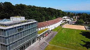 Studieren in idyllischer Lage direkt am Bodenseeufer: Die Zeppelin-Universität hat mit dem See-Campus am Seemooser Horn in ...
