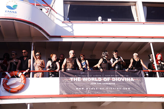 Bild 14: Torture Ship: Das Schaulaufen der Fetisch-Fans in Lack und Leder