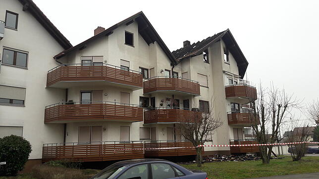 Bei einem Dachstuhlbrand in der Silvesternacht wurde ein Mehrfamilienhaus in Rielasingen-Worblingen unbewohnbar. Personen wurden nicht ...