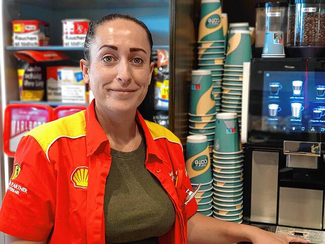 Jasmin Gschwind, Stationsleiterin an der Shell-Tankstelle in Immenstaad.