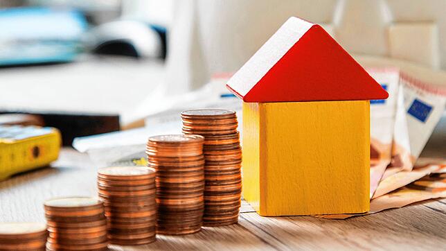 Der Bau eines eigenen Hauses ist für viele Menschen die größte Investition ihres Lebens. Wichtig sind dabei auch finanzielle Förderungen.
