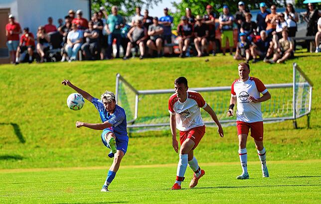 Bild 9: Unsere große Bildergalerie vom Kreisliga-Spitzenspiel zwischen Ewattingen und der SG Lenzkirch-Saig