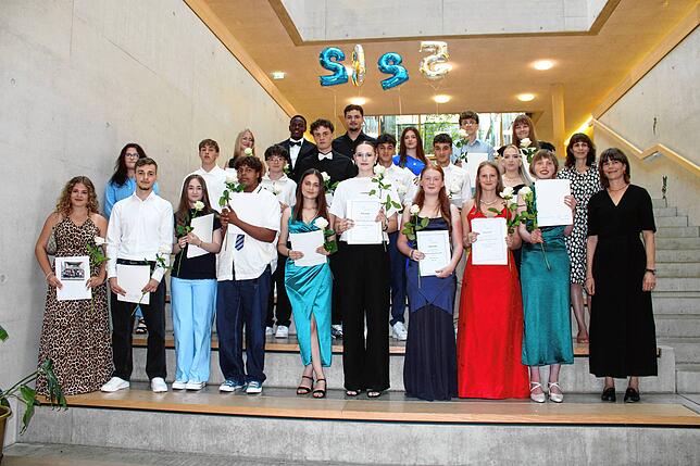 Auch sie haben die Prüfungen gemeistert: Angelina Arresta, Paul Bartodziej, Katharina Berger, Savannah Bogumil, Kevill Boikat, Alina ...