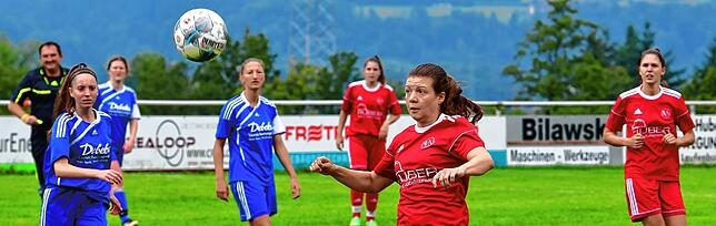 Bild 29: Fußballerinnen des SV Niederhof startet mit deutlichem 11:0-Derbysieg gegen die SG Hotzenwald in die neue Landesliga-Saison