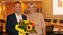 Strahlender Sieger bei der Bundestagswahl im Wahlkreis Bodensee ist Volker Mayer-Lay. Mit ihm freut sich seine Lebensgefährtin Sabine ...