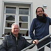 Dieter Stahl (links) hat die Gastronomie-Räume seines historischen Gebäudes in Ittendorf an den Hotelfachmann Nico DeMarco verpachtet.