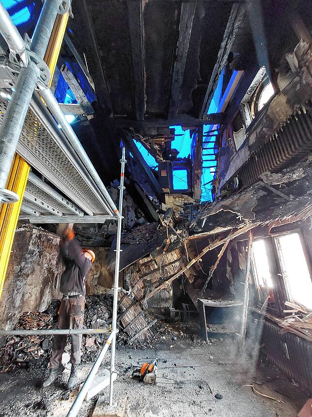 Bild 7: Vier Monate nach dem verheerenden Großbrand: So sieht es jetzt im Stadler-Haus aus