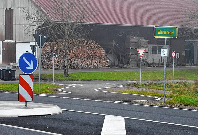 Neue Wasserleitung, neuer Straßenbelag im Norden Ittendorfs – außerdem gibt es eine komfortable Überquerung für Radfahrer.