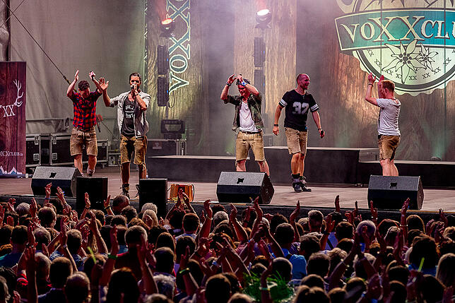 Bild 27: Alle Bilder vom Auftakt der 15. Sommersinnfonie: Volksmusiker von Voxxclub begeistern ihre Fans