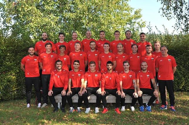 Die erste Herrenmannschaft des Fußballclubs 09 Überlingen wurde Vizemeister in der Bezirksliga und stieg in die Landesliga auf.