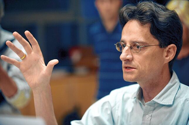 ARCHIV – Domkapellmeister Boris Böhmann probt mit dem Freiburger Domchor in Freiburg. Ihm war im Sommer zu Ende Februar 2025 gekündigt ...