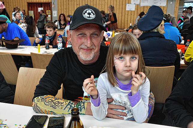 Bild 12: Viel Spaß beim Kinderball in Leimbach