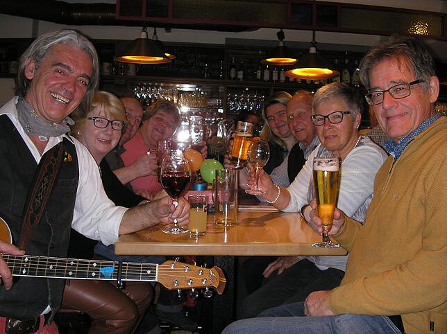 Gute Laune bei &bdquo;Martini im Wirtshuus&ldquo;. Zu einer Wiederholung sagt niemand Nein.