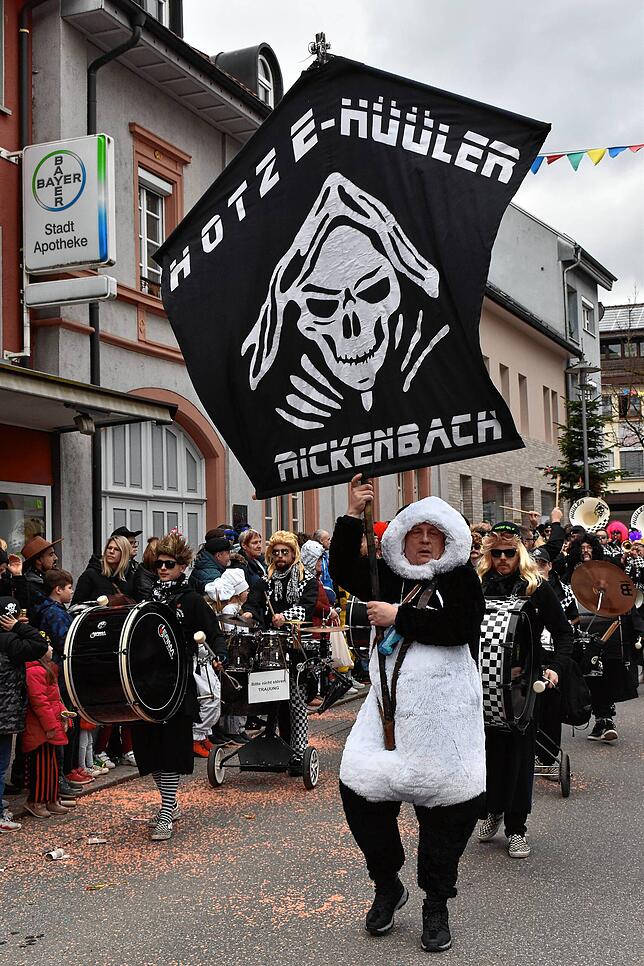 Bild 15: So bunt ziehen die Narren am Sonntag durch Wehr