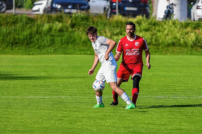Bild 36: SV Eggingen und TuS Stetten II trennen sich 2:2 im ersten Abstiegsspiel – und wir haben Fotos!