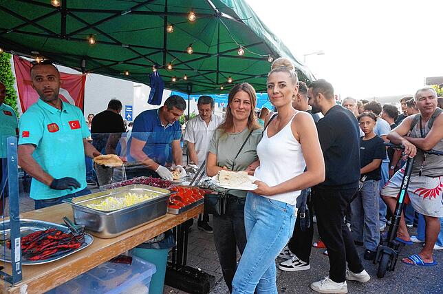 Bild 3: In acht Stunden um die Welt beim Event „Nacht der Kulturen“ in Lauchringen