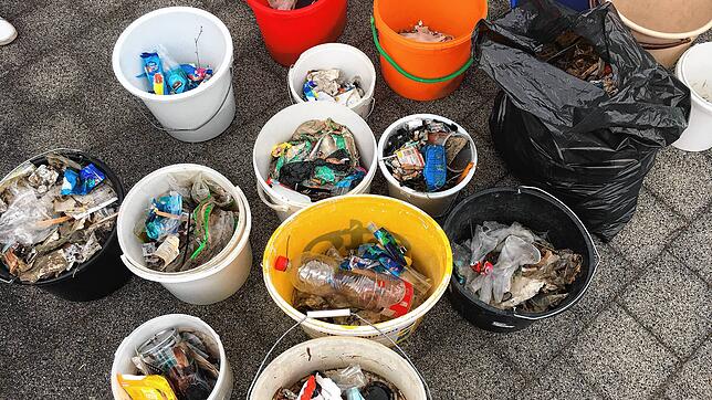Eimer voller Plastikverpackungen, PET-Flaschen und Zigarettenstummel &ndash; so viel Abfall wurde bei der jüngsten Clean Up-Aktion in ...