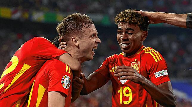 Dani Olmo (Mitte) feiert sein Tor mit Lamine Yamal (rechts). Beide trafen sehenswert beim 2:1-Sieg im EM-Halbfinale. Bild: afp
