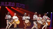 Sorgt in der Manege des großen Tourneezirkus Knie für Stimmung: Die Argendance Company. Bild: CAILLAUD JP