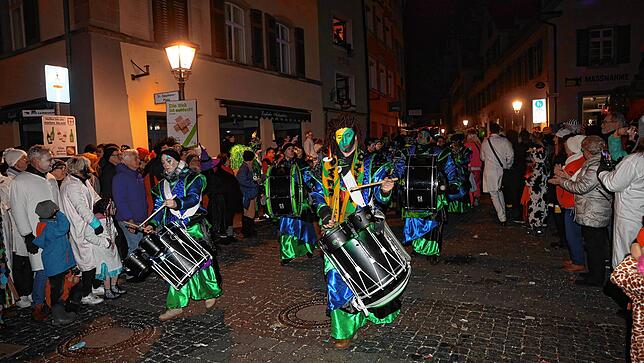 Bild 8: Schmotziger Dunschtig: Hier spielt die (Guggen-)Musik in Konstanz