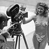 Kein Gramm Fett zu viel: Teilnehmerin des Bikini-Wettbewerbs am  5. Juli 1946 in der Piscine Molitor in Paris.