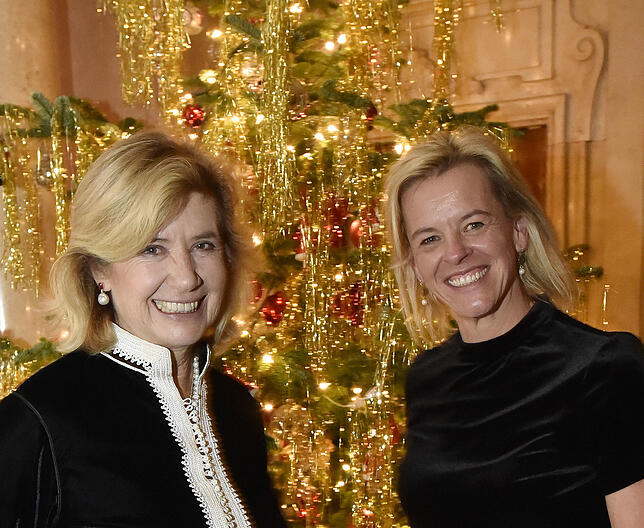 Massimiliana Fürstin zu Fürstenberg (links) und Kerstin Tritschler freuen sich bereits auf die Weihnachtswelt, die am Freitag beginnt.