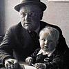 Karl-Josef Andelfinger mit seinem Neffen Manfred vermutlich im Jahr 1940. Da dachte der Pfullendorfer bestimmt noch nicht daran, welches ...