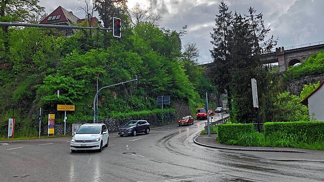 Die Anschlussstelle in Hauenstein bleibt erhalten. Die bevorzugte Variante soll jedoch die steile und enge Abfahrt entlasten.