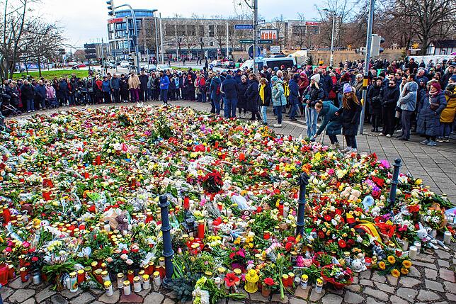 Am Sonntag den 22.12.2024 versammeln sich in Magdeburg Menschen vor der Johanniskirche zu einer Mahnwache. Am 20. Dezember war auf dem ...
