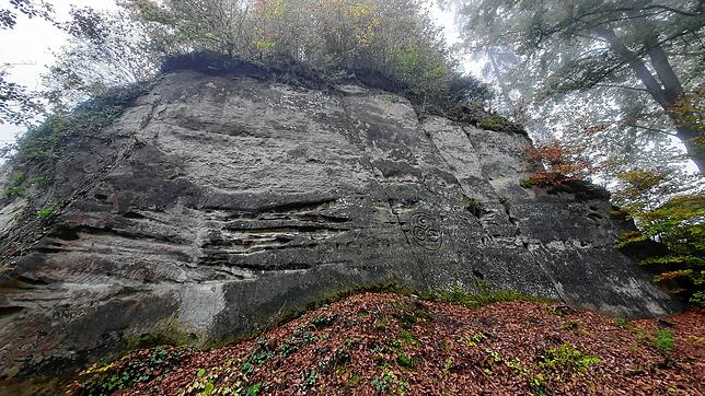 Dieser Fels unmittelbar vor dem Beginn der alten Marienschlucht-Treppen soll auch noch gesichert werden.