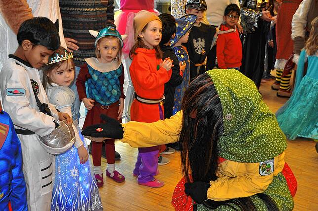 Bild 19: Narren befreien Kindergartenkinder in Hepbach und Leimbach – Die schönsten Bilder!