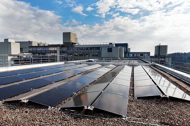 Die Photovoltaikanlage auf dem Dach der Universität Konstanz.