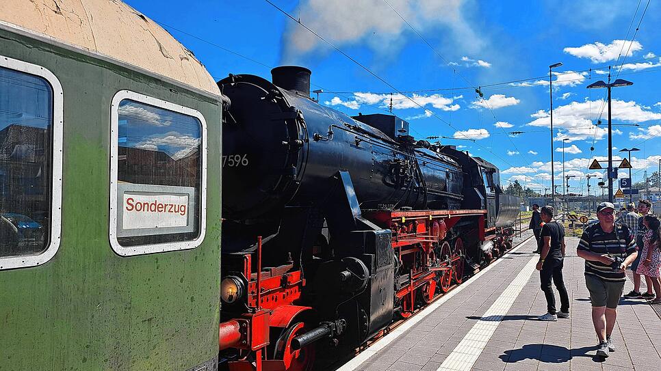 Diese historische Dampflok aus dem Jahr 1944 brauchte den Sonderzug von Rottweil nach Konstanz.