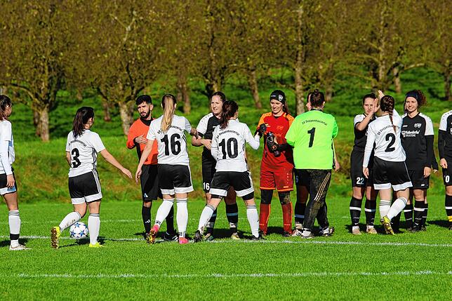 Bild 4: Klarer Sieg für die SG Aach-Linz/Denkingen! Die Bilder zur Landesliga-Partie im Deggenhausertal