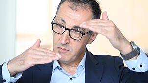Cem Özdemir will mit einer Bildungs-ID gegen Schulabbrecher vorgehen.
