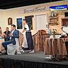 Kaviar versus Currywurst: Die Theaterspieler der Büßlinger Narrenzunft nehmen die Edelgastronomie auf die Schippe. Auf der Bühne stehen ...