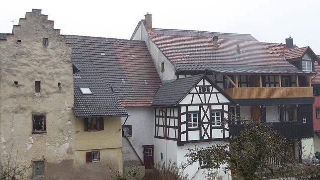 Das Haus Dankers mit dem markanten Wehrturm ist ein Blickfang an der Südwestseite der Stühlinger Altstadt. Der Wehrturm ist Teil der ...