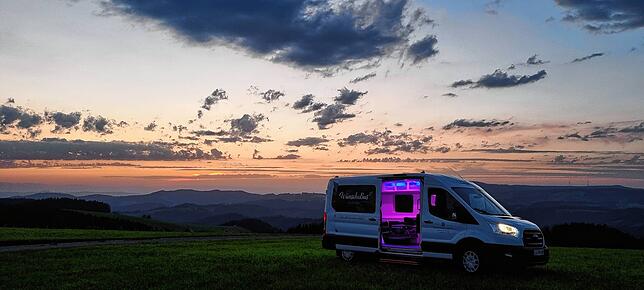 Der Wünschebus Südbaden bringt die Patienten an ihrem Lebensende noch einmal zu einem ihrer Sehnsuchtsorte, etwa zu einem Sonnenuntergang.
