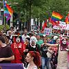 So bunt war die Parade 2017: Rund 600 Menschen haben am Christopher-Street-Day in Konstanz und Kreuzlingen teilgenommen, mehrere tausend ...