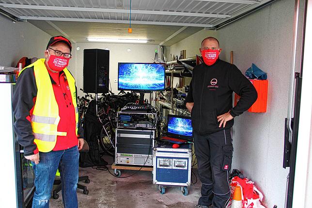 Elmar Huber und Jörg Höhne Geschäftsführer und Inhaber der Firma Euro Sound zeigten die Anlage für das Autokino. Für das Event wurde ...