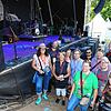 Die Backstage-Führung bei Flogging Molly auf dem Hohentwiel-Festival führte hautnah vor die Bühne (von links): Susanne Suchan, Markus ...