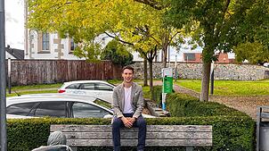 Andreas Schumann auf dem Rathausplatz in Hohentengen.