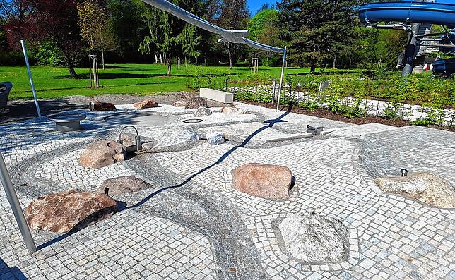 Gefällt den Kleinsten: Das Wasserspiel soll den Donaufluss darstellen.